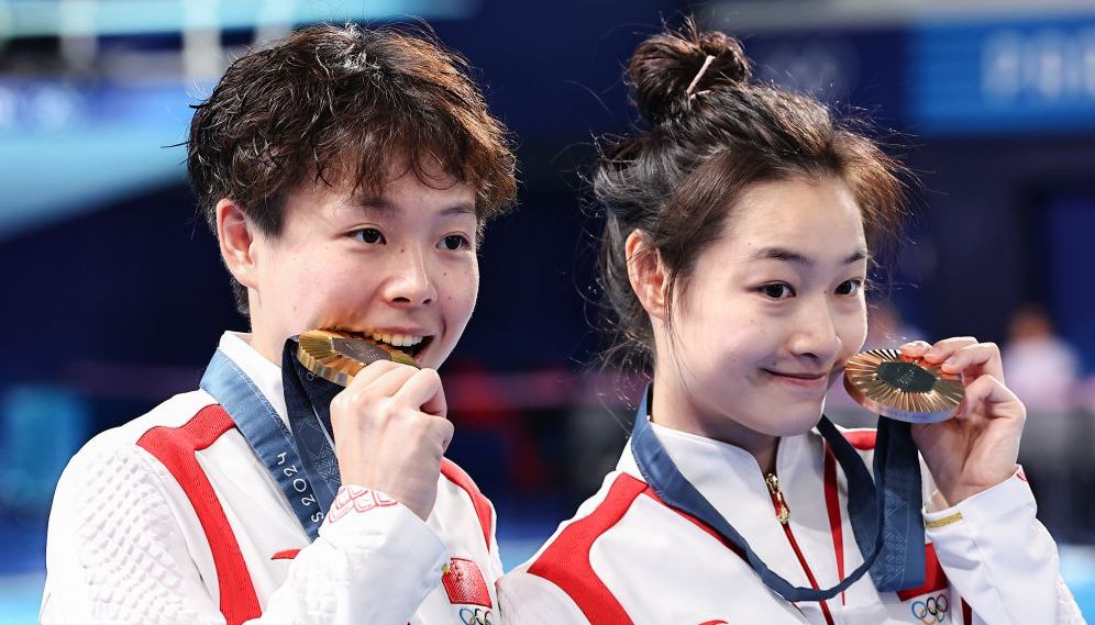 快船伤病报告：伦纳德可以出战今天的比赛，博格丹大概率出战